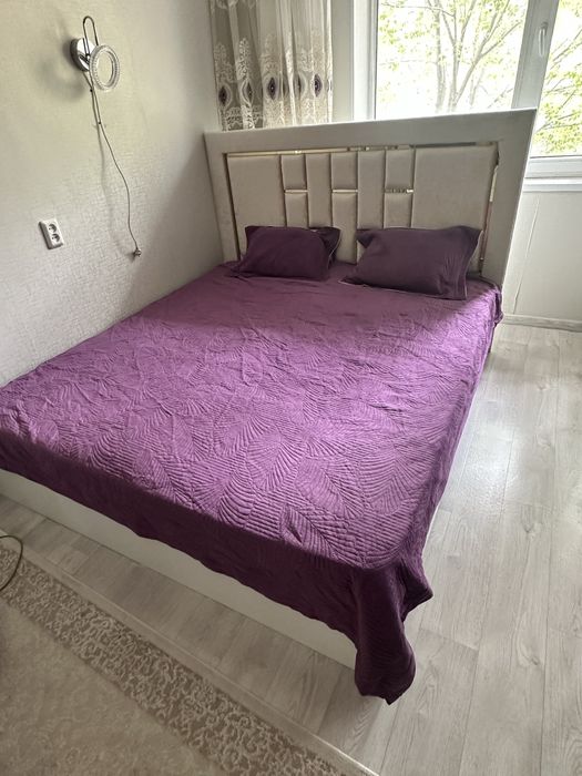 Кровать с тумбочкой