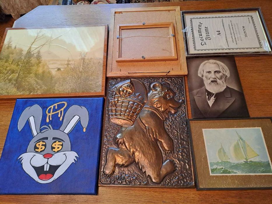 Детские часы,копилки,игрушки и др.