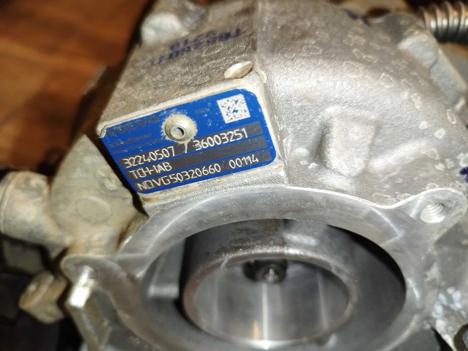 Продавам двойна турбина за Volvo XC60 и XC90  32240507 / 36003251