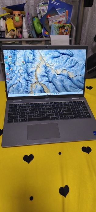 Laptop nou Dell i5 a13a generație Ram 16Gb DDR5 video 8Gb ssd 512Gb  Windows 11 OFFICE