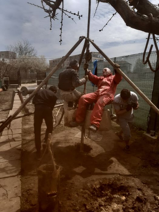 Puturi foraje  manual