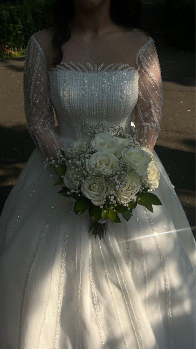 Rochie Mireasa stare impecabila cu voal, crinolina, coronita