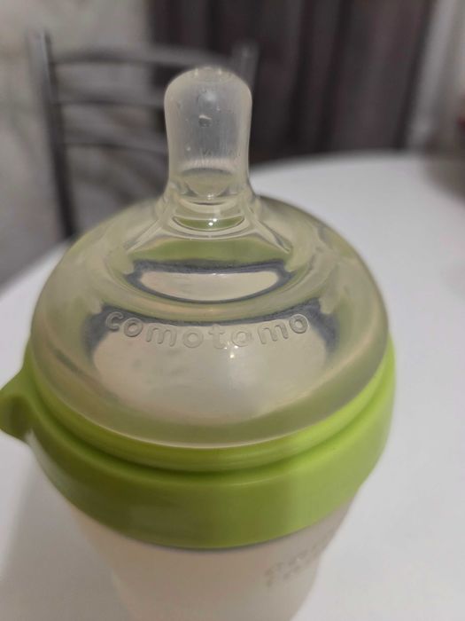 Бутылочка для кормления Comotomo