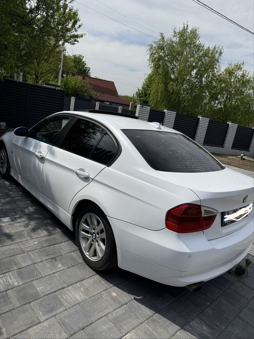BMW E90 2.0 Diesel 200 CP – întreținută, mașină personală, km reali
