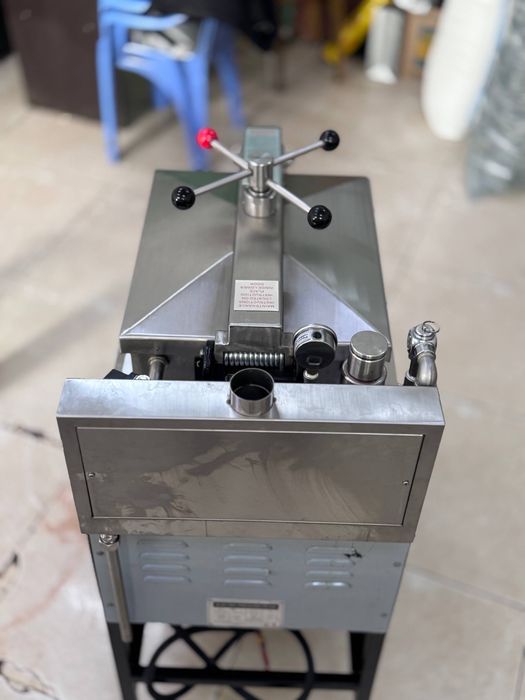 KFC Apparat vakumniy sotiladi