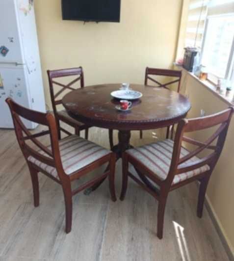 Разтегателна маса с 4 стола