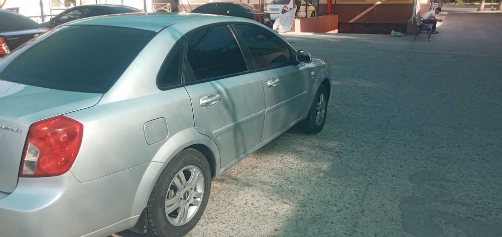 Lasetti 2010-yil 1.8 aftamat