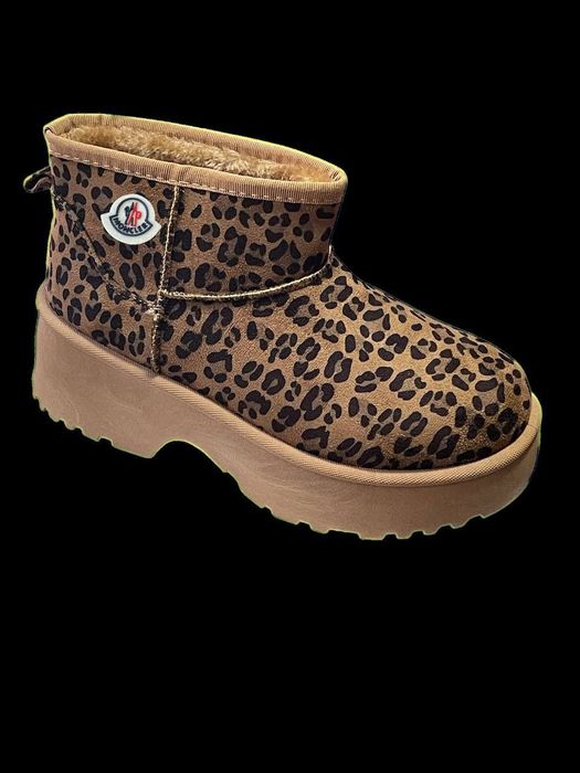 Ugg-uri diferite modele