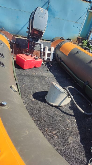 Надуваема лодка 3.70 с регистриран колесар и Ел. котва