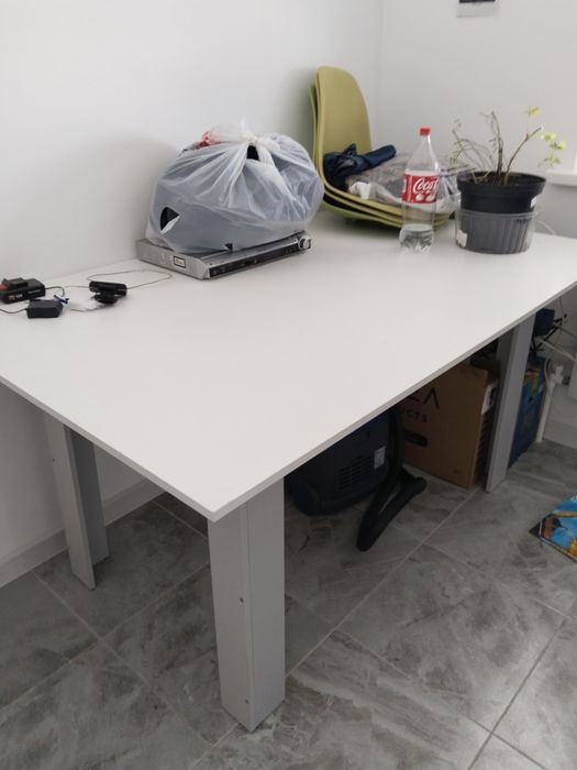 Стол обеденный , большой