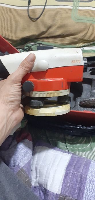 СРОЧНО сотилади.орзонга. Нивелир НА730