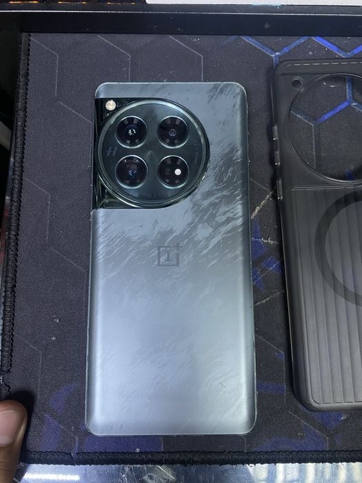 OnePlus 12 256/12 gb
