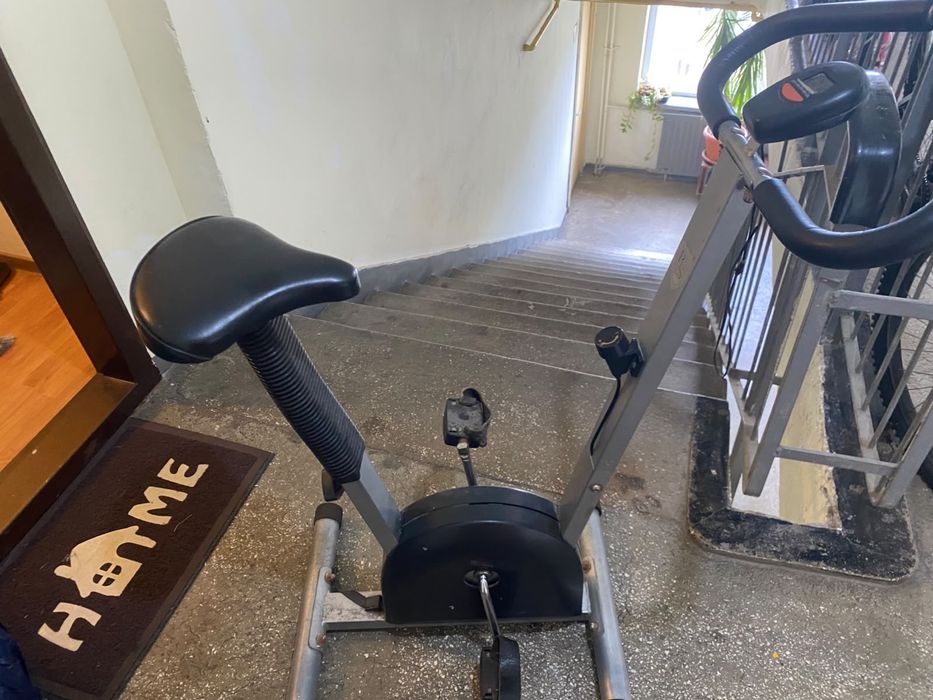 Vând bicicletă fitness ,grill electric profesional , hoverboard și încălzitor apă