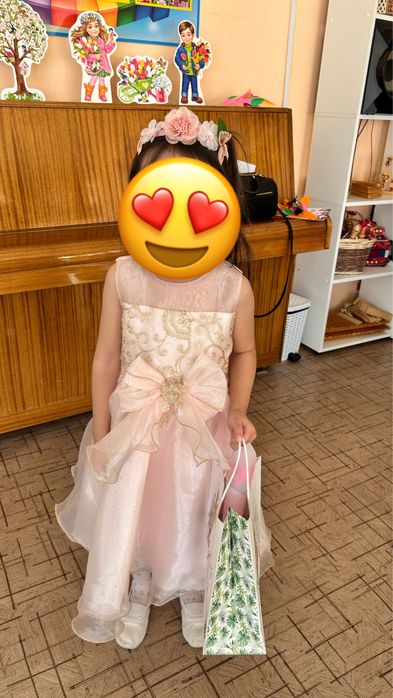 Продаю платье для девочки