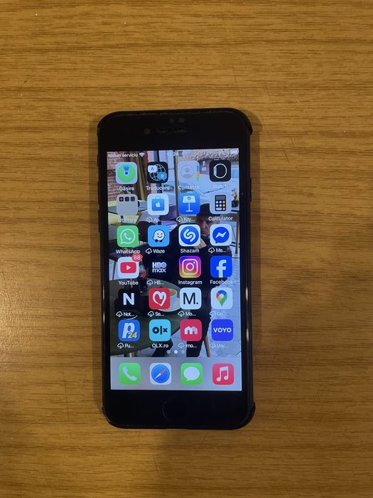 Vand Iphone7 negru stare foarte buna cu incarcator nou