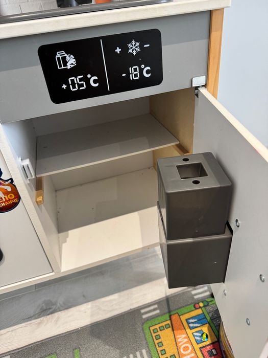 Детска дървена кухня