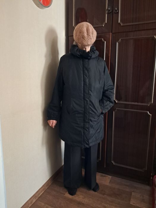 Продам куртки тёплые .