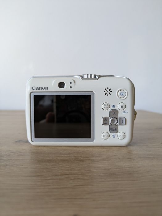 Canon PowerShot E1 - УНИКАЛНИ СНИМКИ Дигитален Фотоапарат в Отлично състояние