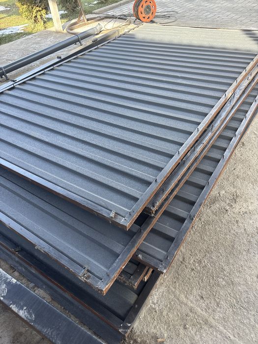 Забор, железные перегородки