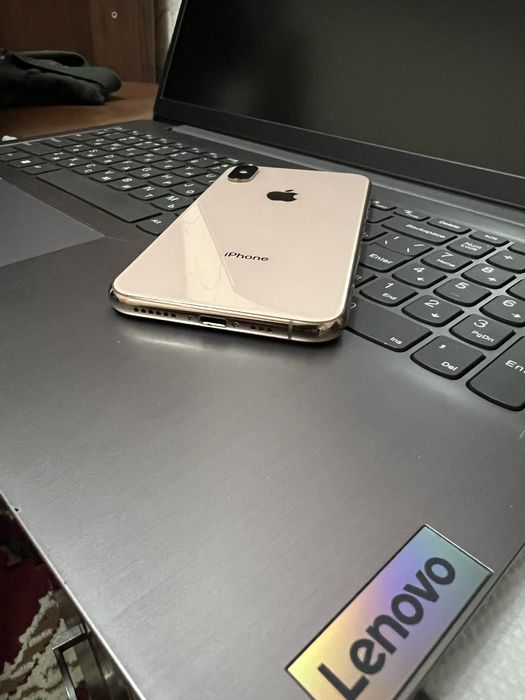 iPhone xs 256GB Gold