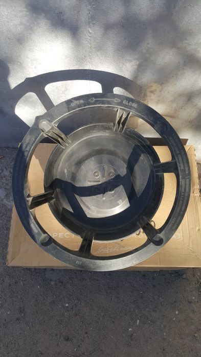 Продам крепление запаски Мерседес 124