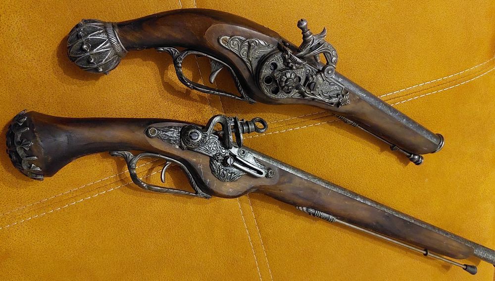 Pistol si Pusca lemn arme panoplie Lemn si Metal