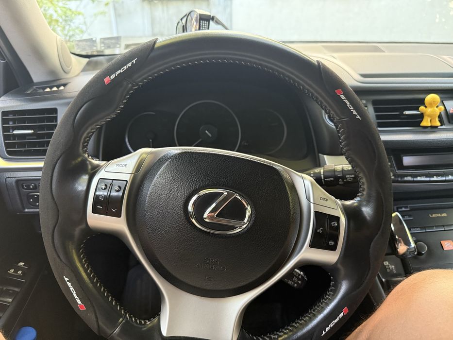 Lexus  CT 200h  СПЕШНО 7500 евро