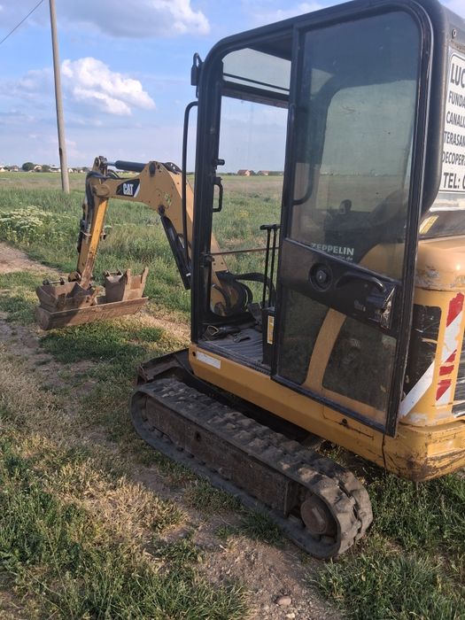 Vînd miniexcavator