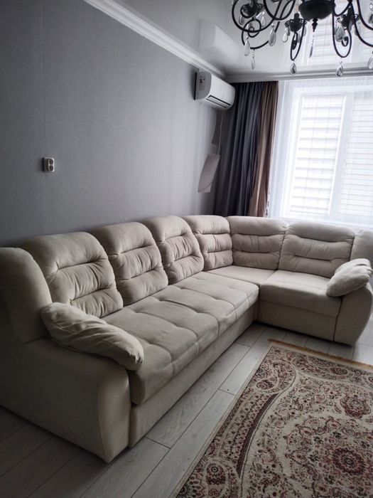 Угловой диван.