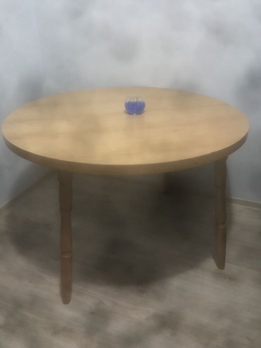 Дървена, разтегателна трапезна маса