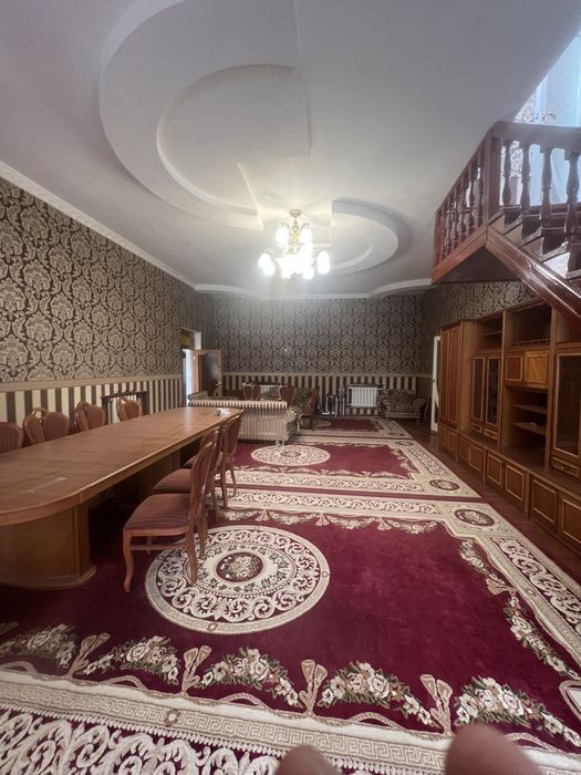 ваенгарадок ховли сотилади. 2. этаж 2 корпус.  ижарага ха. жихозланган