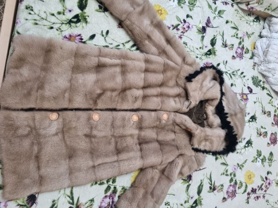 Haina din blana naturala de vizon