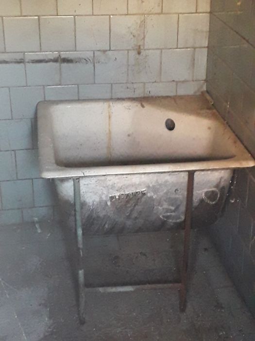 Продаю ванну моечную .