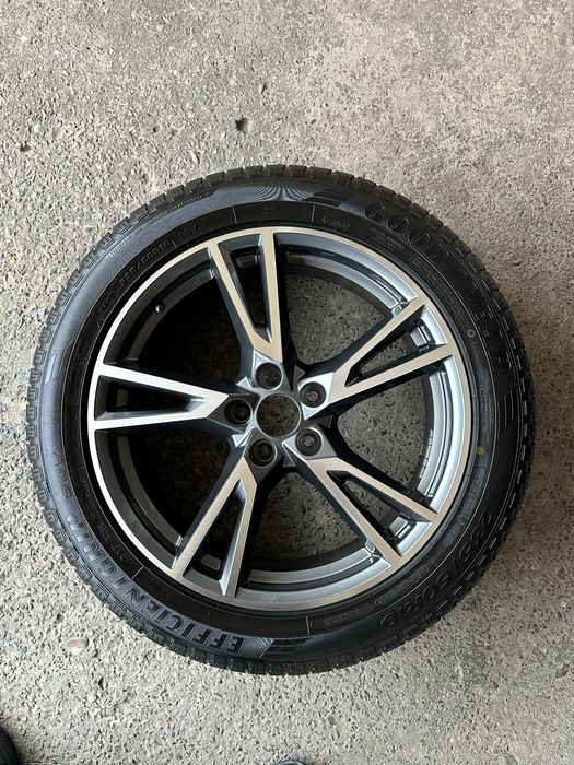 Диски R19 с шинами. Audi модель.