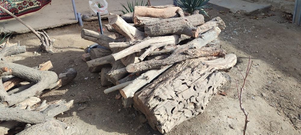 Утин сотилади, яхши қуритилган