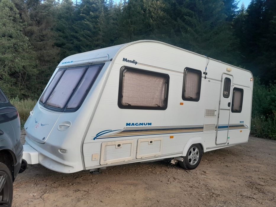Rulota Compass Magnum 505( capacitate 5-6 pers) Recent adusa.