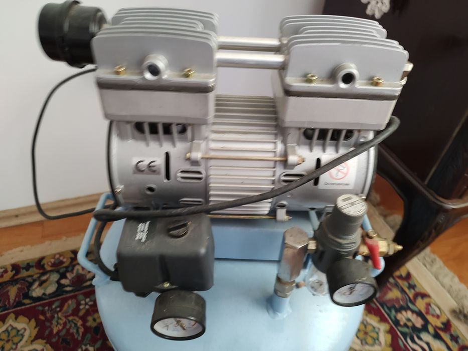 Compresor dentar profesional silent DA7001 – fără ulei, 30L, (video)