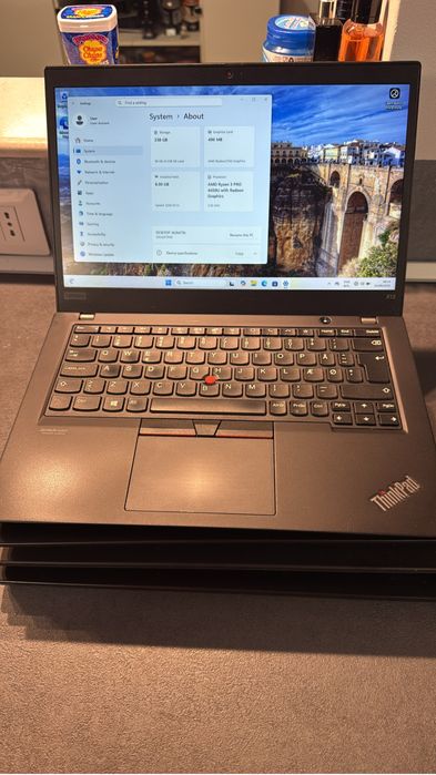 Laptopuri Lenovo mai multe modele