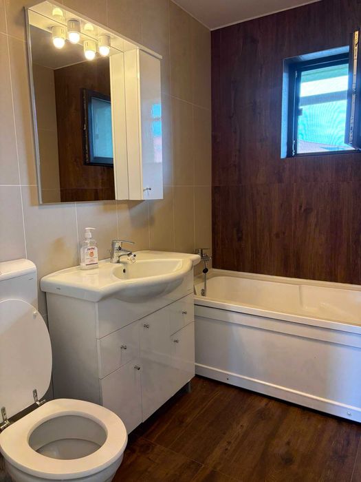 Închiriez apartament spațios (90 mp + 22mp balcoane), mobilat și utilat complet