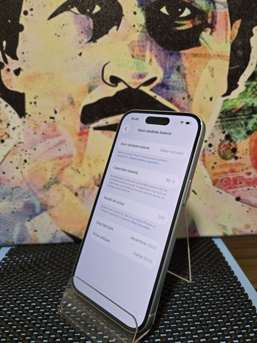 iPhone 15         .