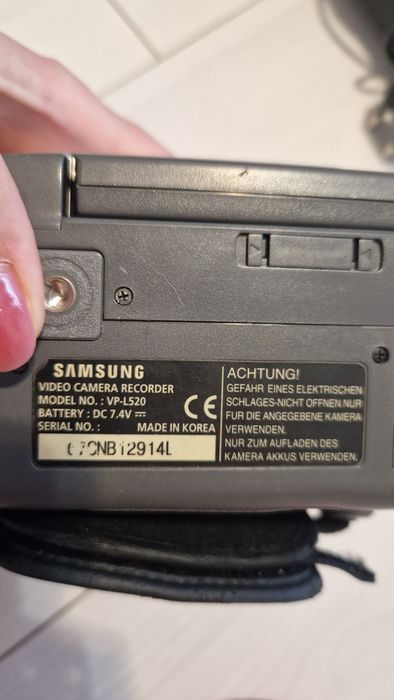 Видеокамера Samsung VP-L520 (8 mm)