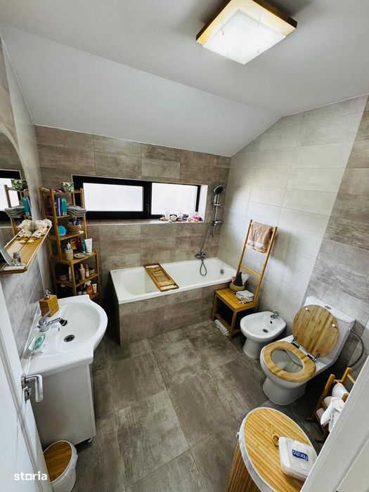 Casa 4 camere, 115 mp utili, 253 mp teren.Sanpetru, Brasov