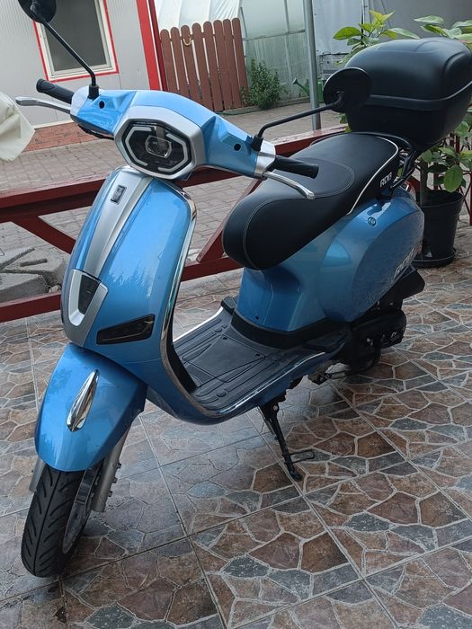 Scuter 50 cm nou