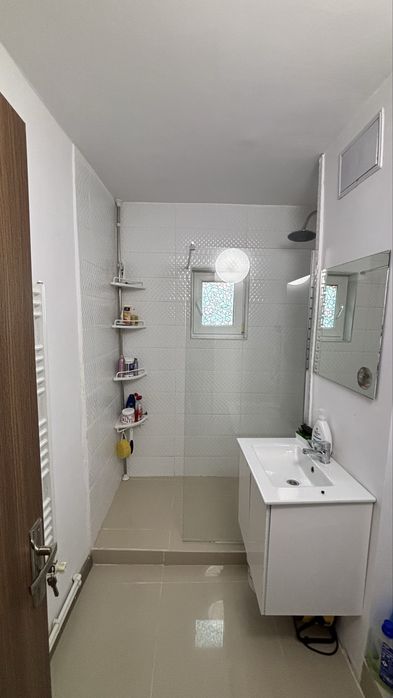 Vand apartamet urgent