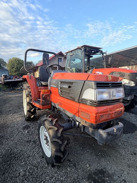Tractor japonez Kubota GL 201 4x4 cu Freza de sol