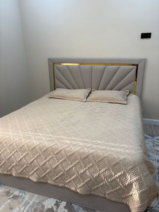 Спальная кровать и матрас