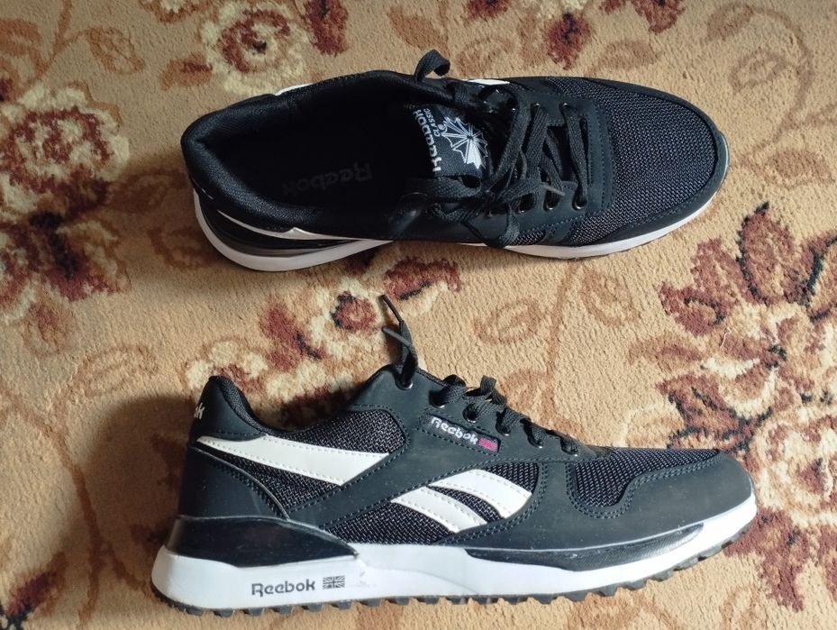 Летние кроссовки Reebok