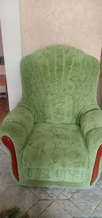Продам диван с креслом