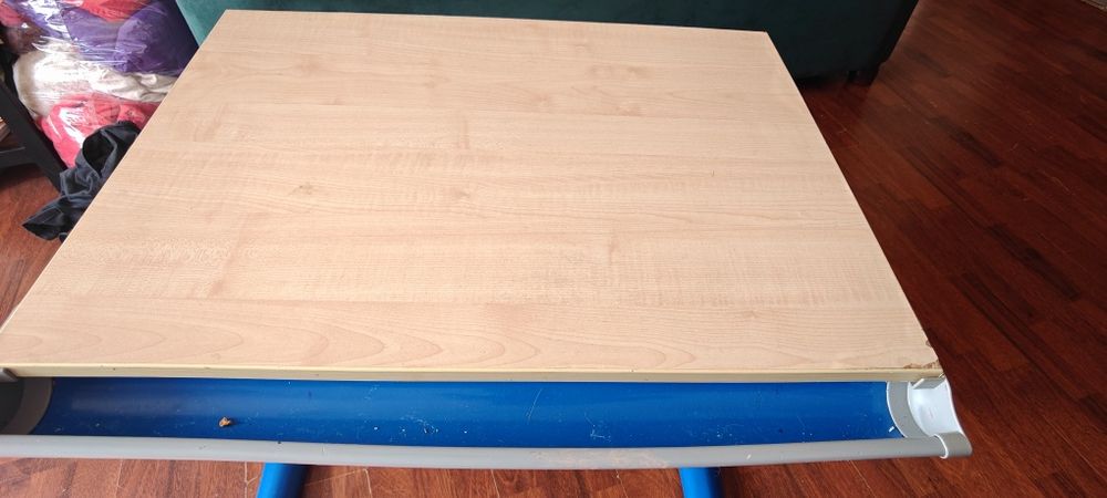 Парта, стол для школьников