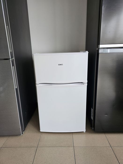 Малък хладилник с камера CHIQ